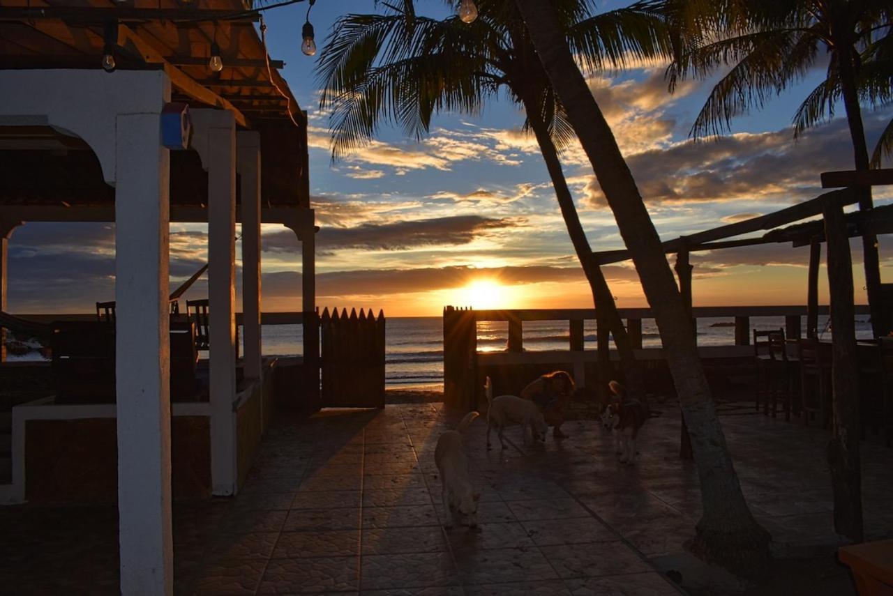 Solid Surf Camp Hostel Nicaragua Transito Exterior photo